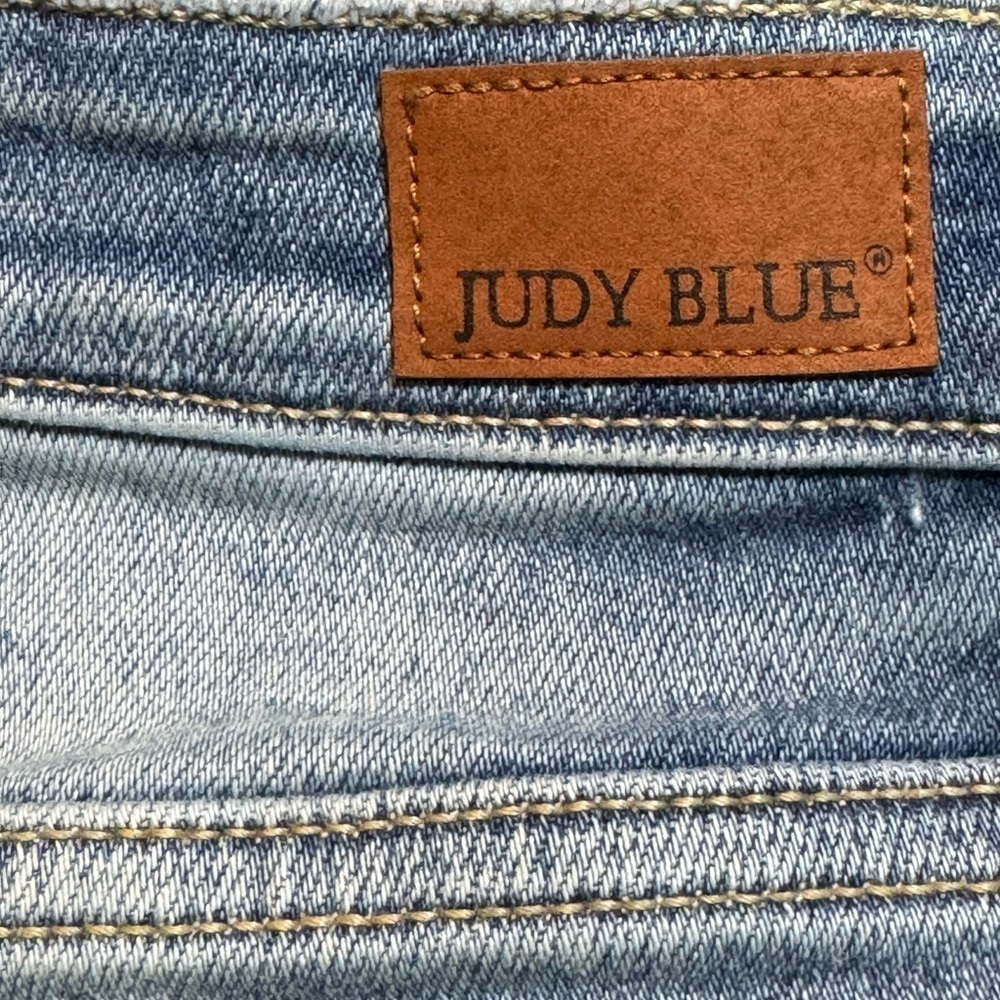 Judy Blue Destroyed Cropped Straight Leg - Picture 8 of 11